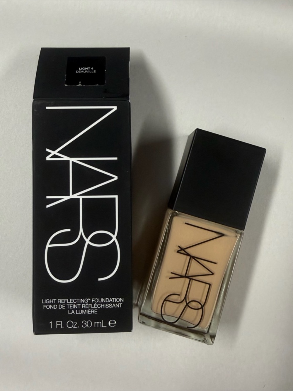 NARS Foundation Bottle & Box in Light 4 Deauville - Beige